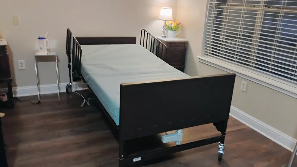 Hospital Bed heavy duty 42 in bariatric rent